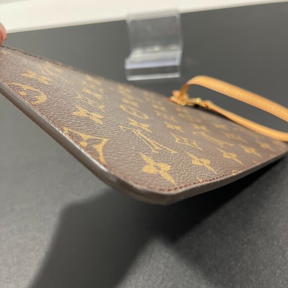 Louis Vuitton Monogram Neverful Pouch MM (104576) - Picture 4 of 8